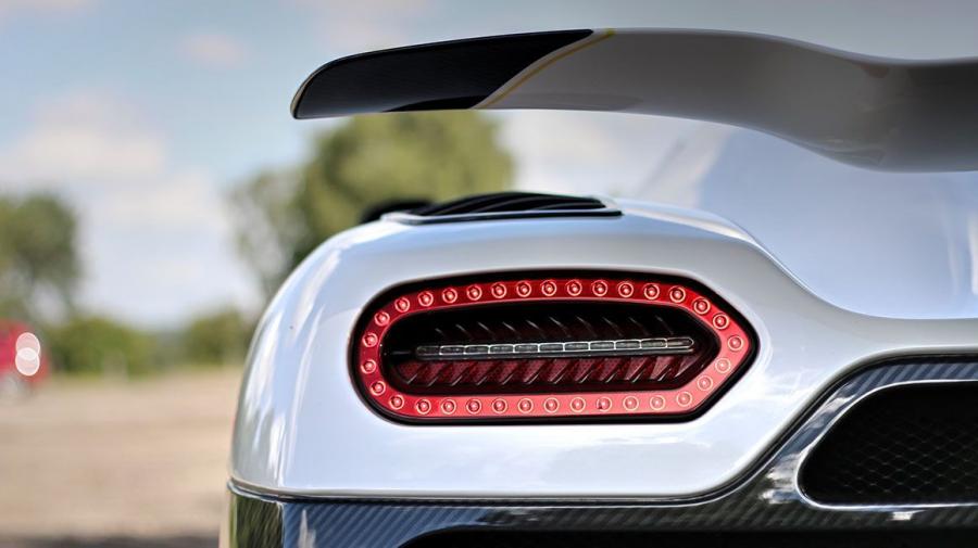 Детали экстерьера Koenigsegg Agera N (7084) 2015 года  (UK) (фото 8 из 28)